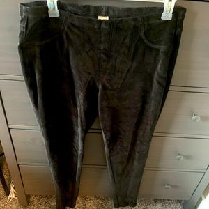Black corduroy stretchy leggings